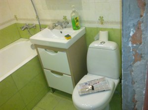 Сантехника в ванной комнате в хрущевке должна быть компактной.