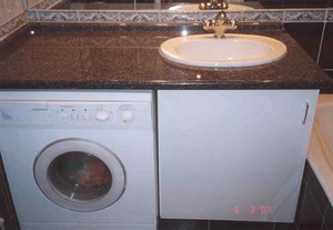 Плюсы и минусы раковины со столешницей под стиральную машину