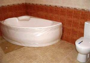 Полукруглая угловая ванна может быть выполнена из акрила