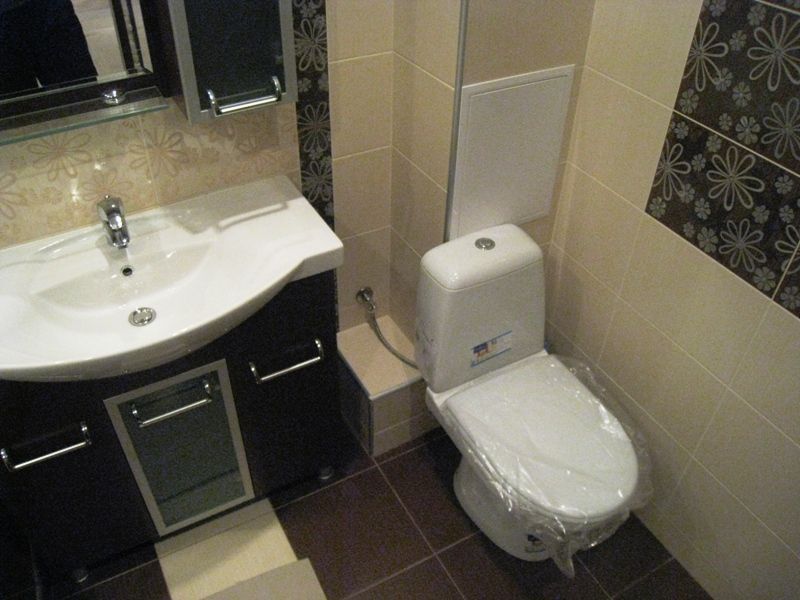 Технология зашивки стен в туалете кафелем