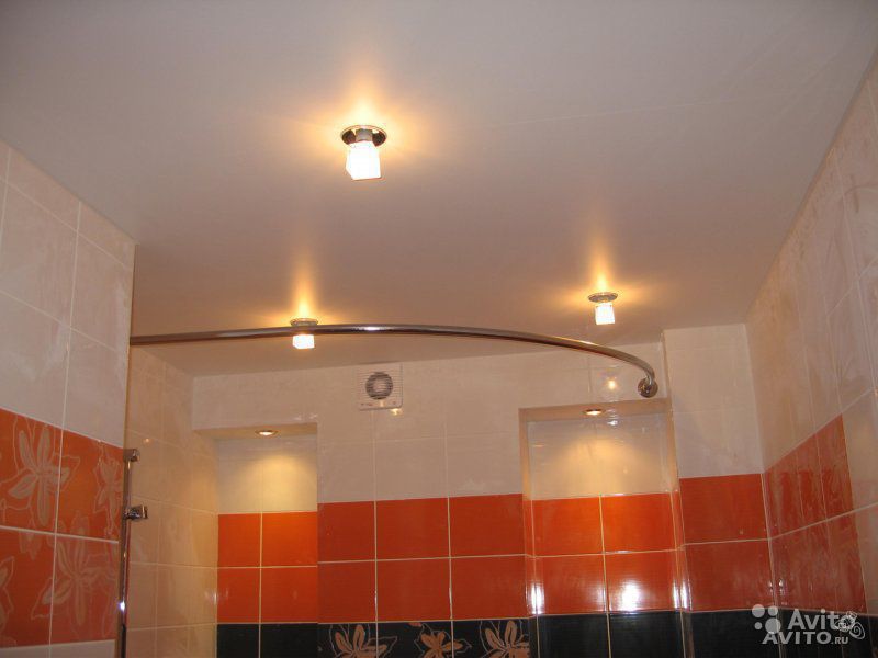 Натяжной потолок для ванной комнаты