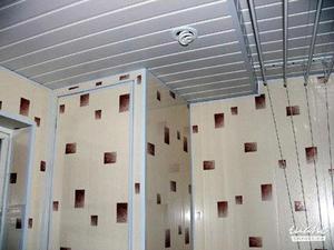 Отделка стен панелями ПВХ в ванной комнате